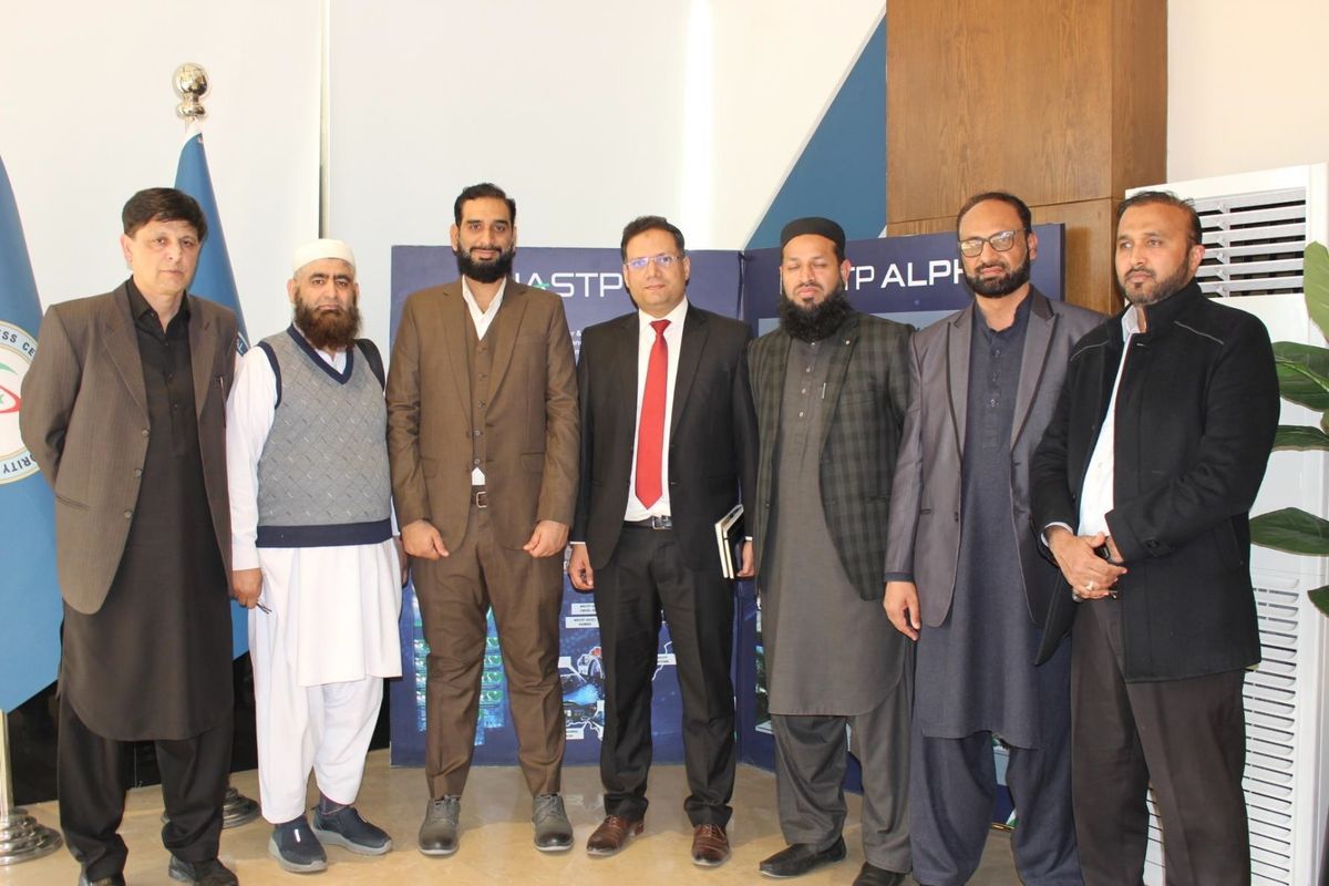Group photo with colleagues at NASTP